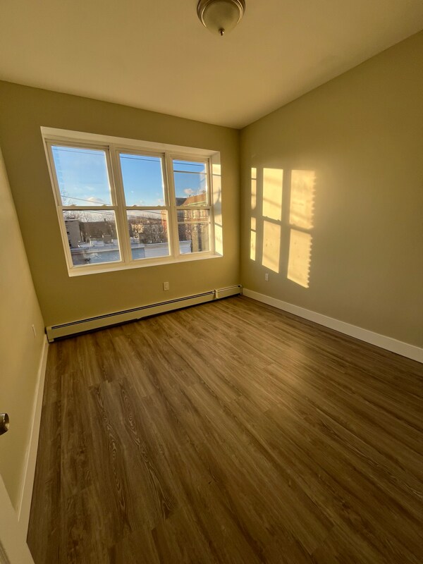 Building Photo - 856 S 16th St