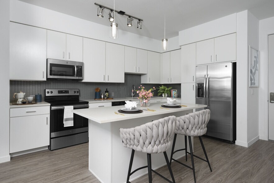 Building Photo - Aspire 7th and Grant