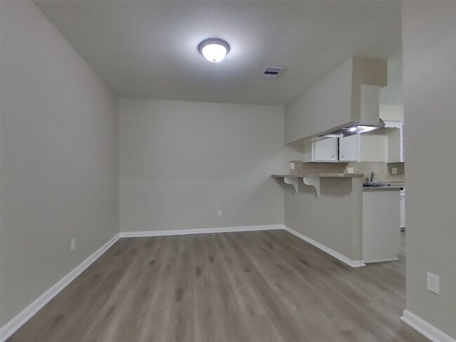 Building Photo - 10406 Kirkwren Dr