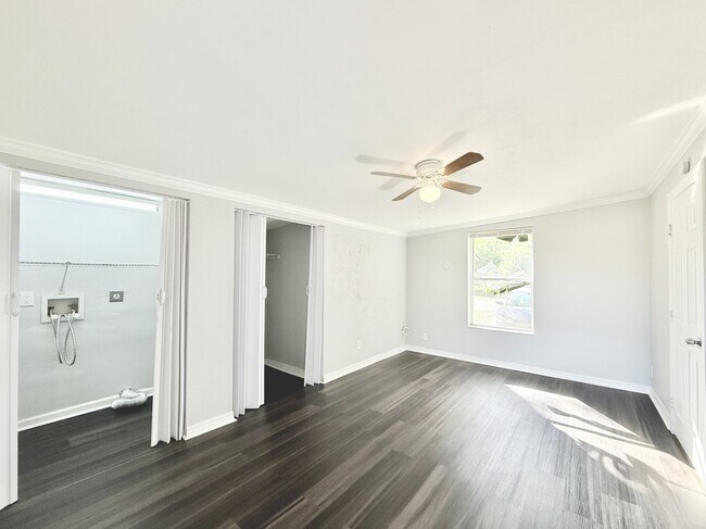 Building Photo - 7111 Onyx Dr N