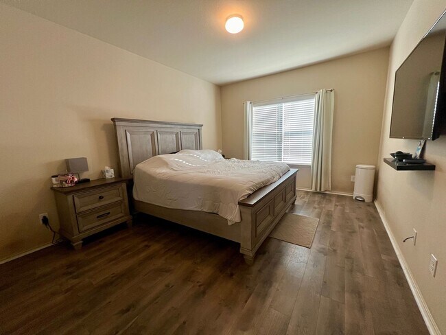 Building Photo - 3-Bedroom Home on Corner Lot in Cottonwood Creek