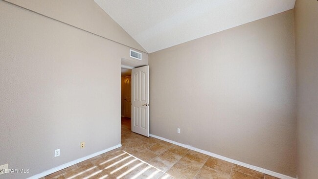 Building Photo - 7580 Plaza Taurina Dr