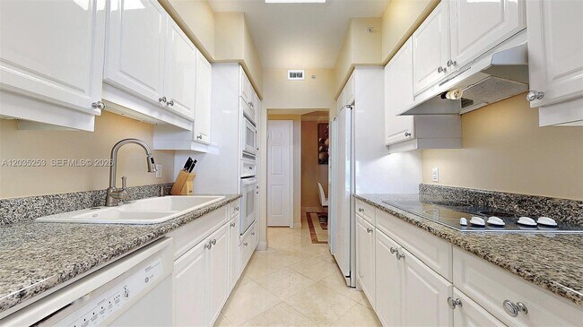 Building Photo - 4779 Collins Ave