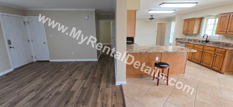 Building Photo - 11 Wayside Rd