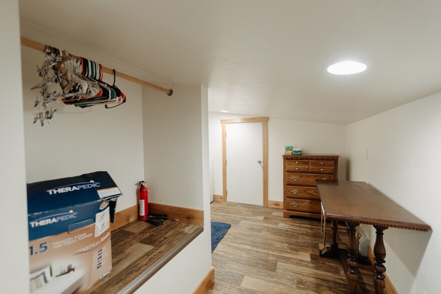 Building Photo - 120 Lasso Ln