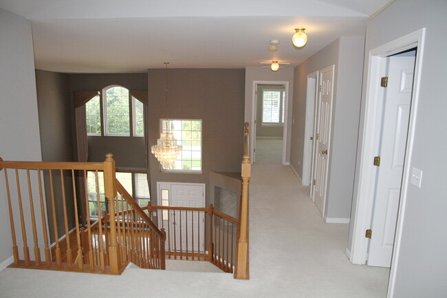 Building Photo - 2723 Whitehall Ln
