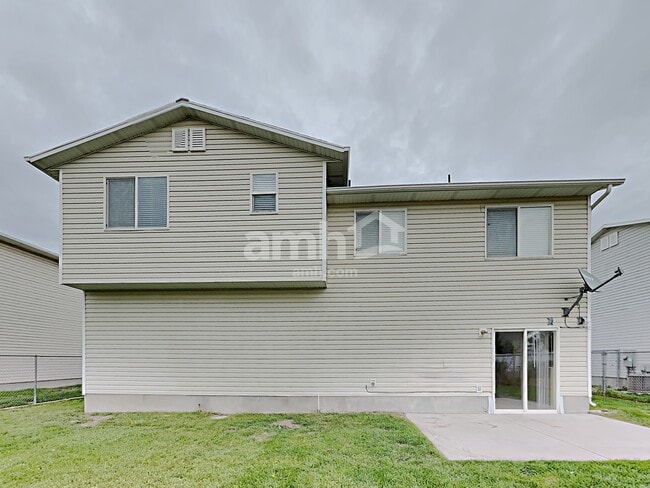 Building Photo - 2671 W 2175 S
