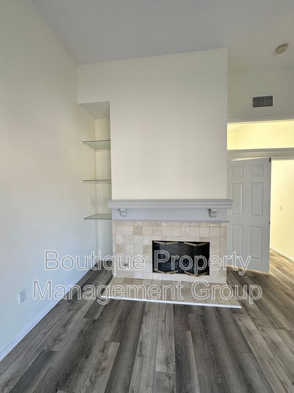 Building Photo - 34 Lakefront