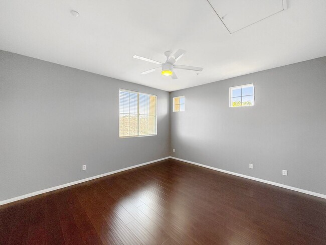 Building Photo - Charming 2BR/2BA Home with Attached Garage...