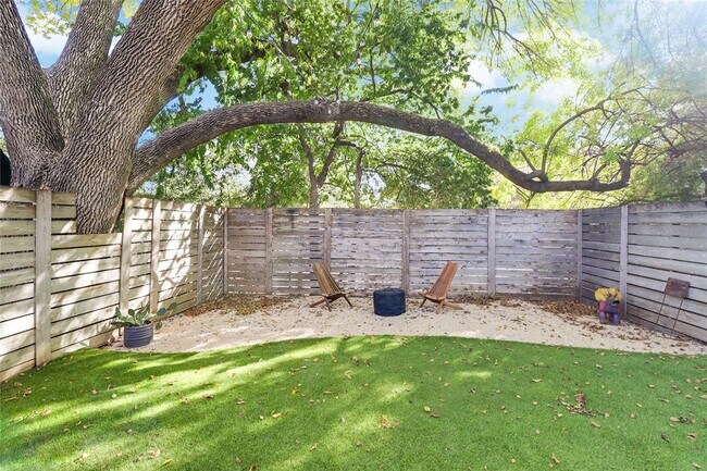 Building Photo - 2709 E 14th St