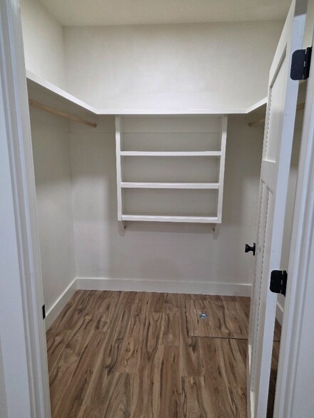 Building Photo - 27908 U St