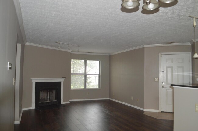 Building Photo - 2744 Greystone Dr