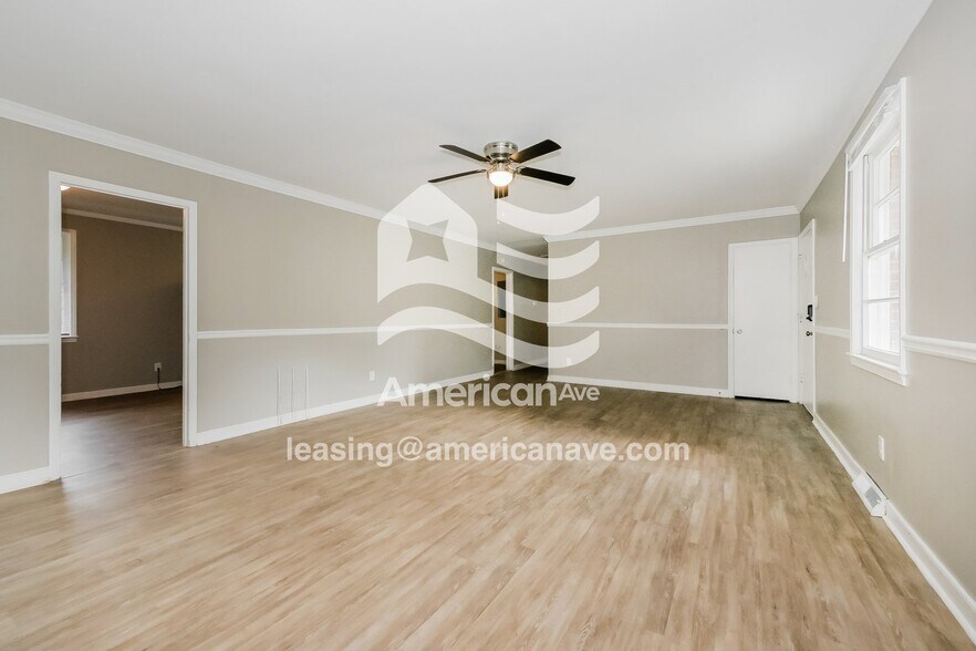 Building Photo - 133 Ann Pl