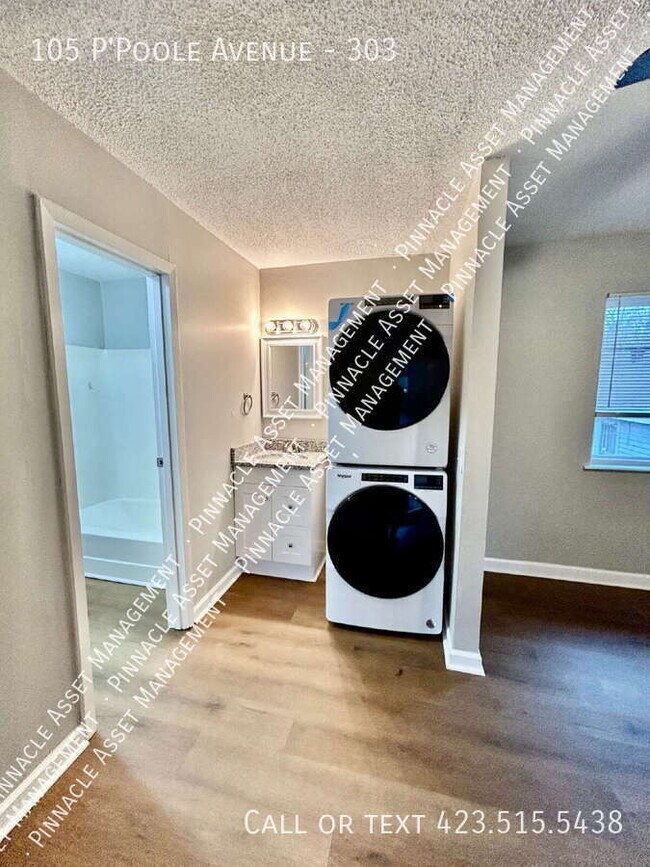 Building Photo - 105 P'Poole Ave