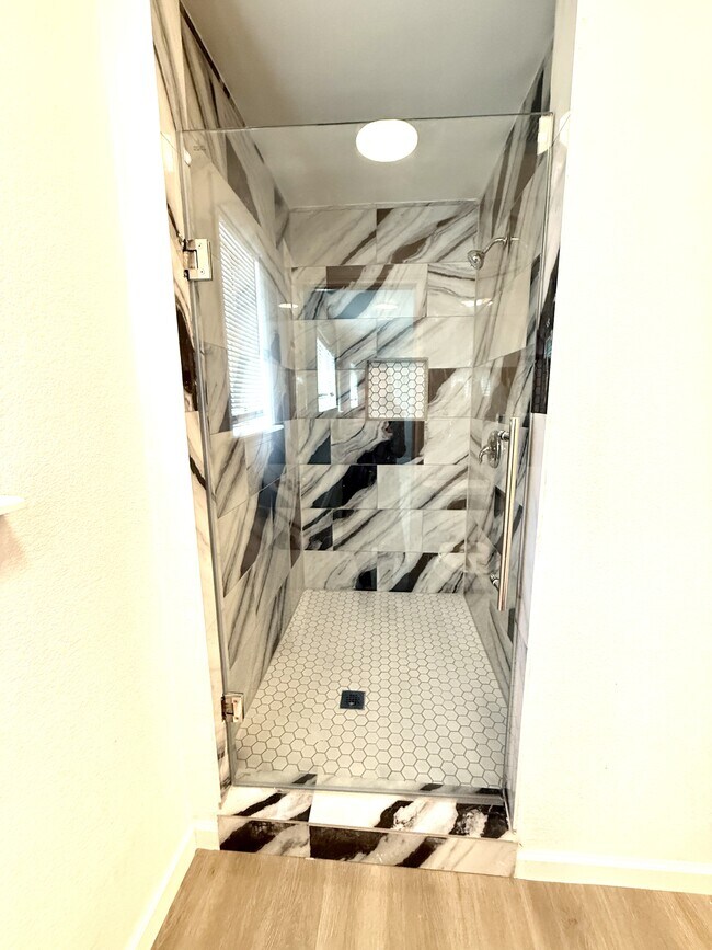 Building Photo - 39 Melody Ln