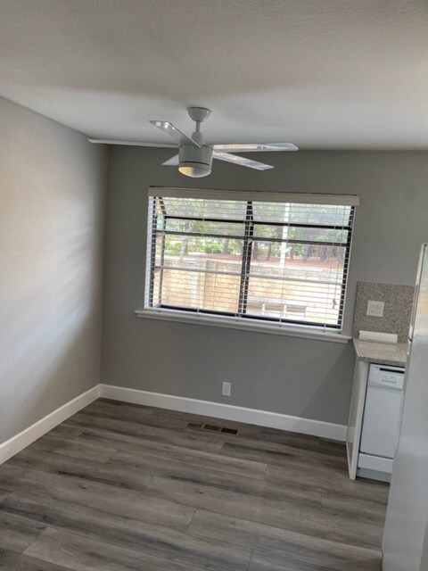 Building Photo - 502 Hope Ter