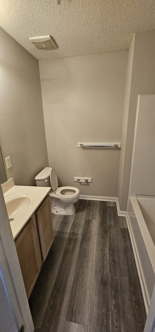 Building Photo - 1440 Collegiate Cir