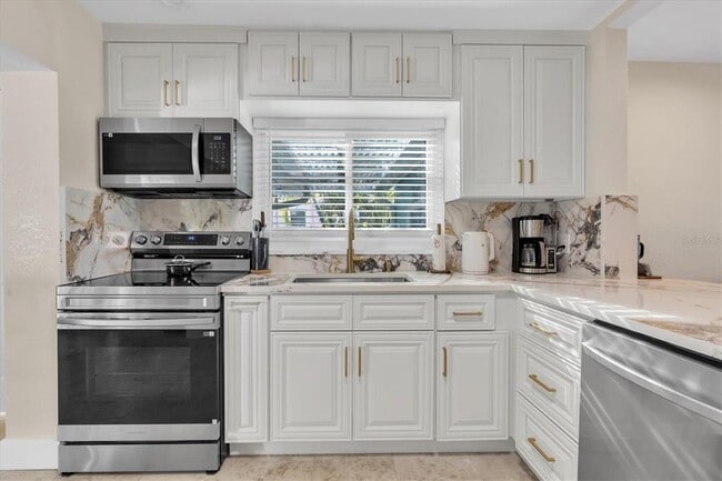 Building Photo - 518 77th Ave