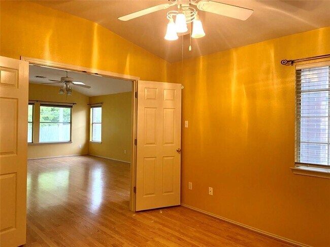 Building Photo - 1432 Thibodeaux Dr