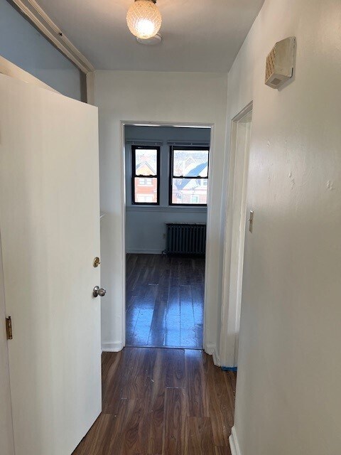 Building Photo - 900 Savannah Ave