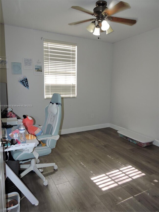 Building Photo - 413 SW 147th Ave