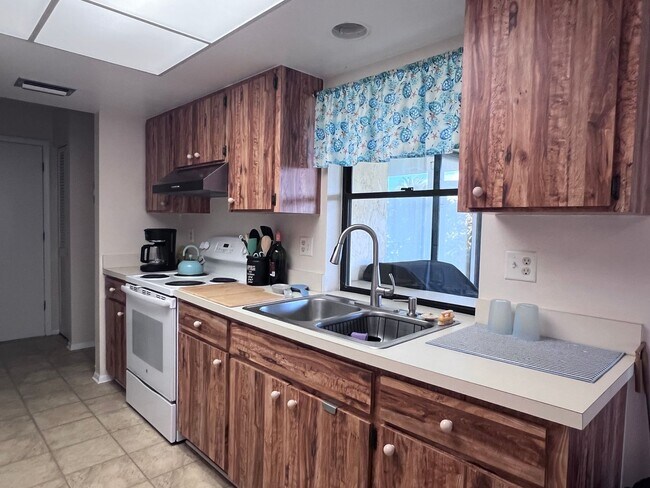 Building Photo - 2BR/2BA Single Family Home in South Venice