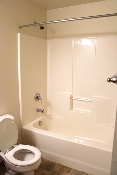 Building Photo - 48 Beacon Dr