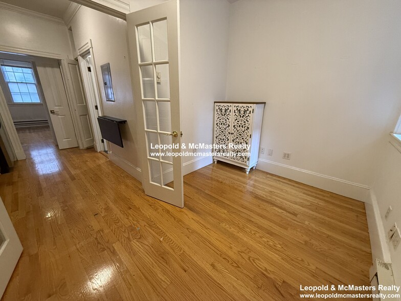 Building Photo - 80 West Cedar St