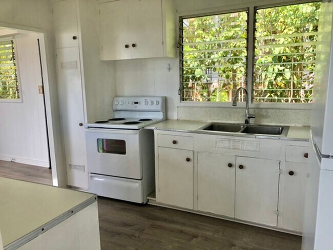 Building Photo - 3670 Hilo Pl