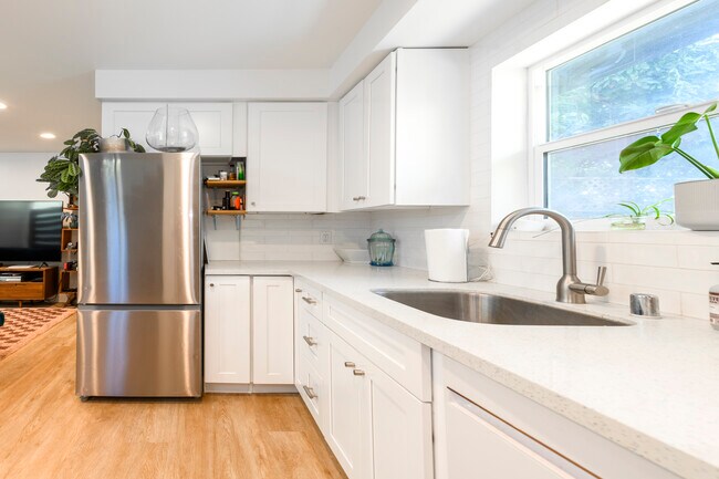 Building Photo - 4426 Campbell Dr