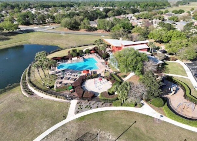 Building Photo - 4570 SW 52nd Cir