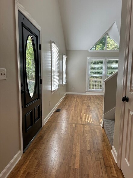 Building Photo - 160 Lystra Hills Ln