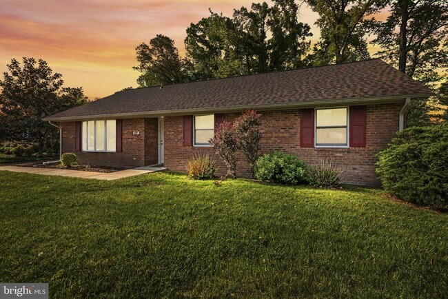 Building Photo - 638 Westwood Dr