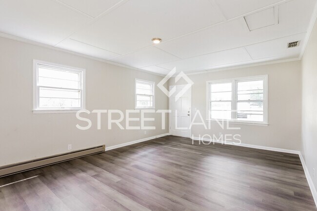 Building Photo - Charming 3 Bedroom in Stanley!