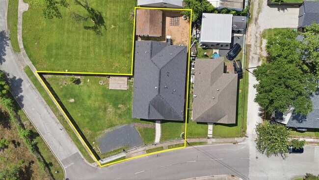 Building Photo - 206 North St