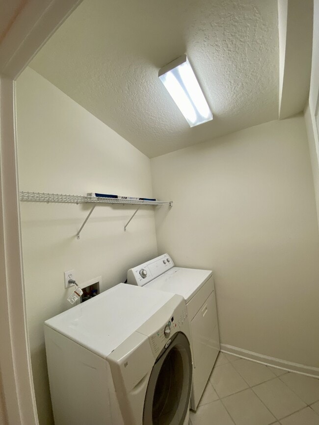 Building Photo - 12988 Spring Rain Rd