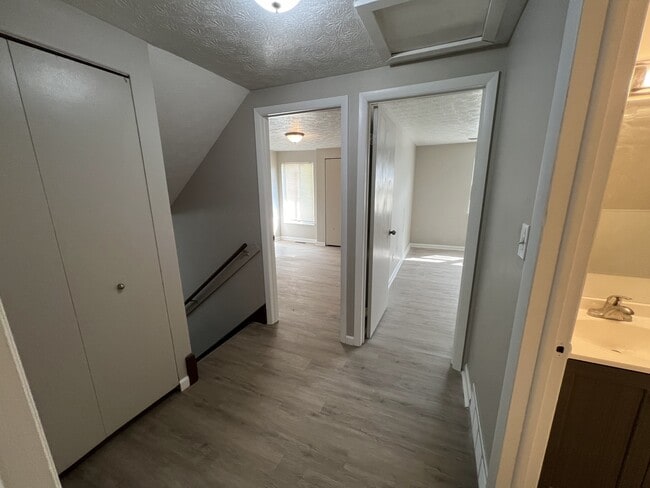 Building Photo - 9412 Mt Auburn Ave