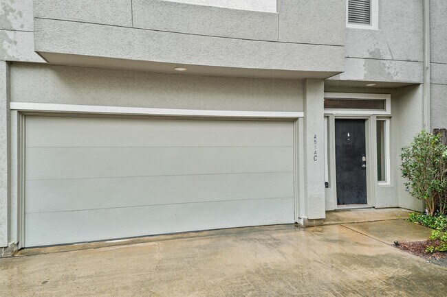 Building Photo - 4514 Center St