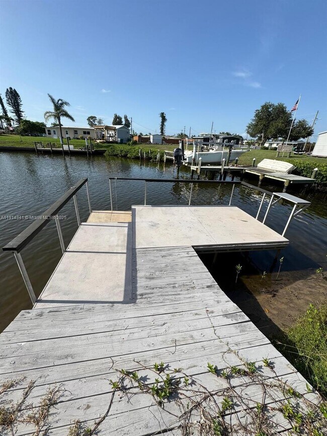 Building Photo - 235 Mentel Terrace