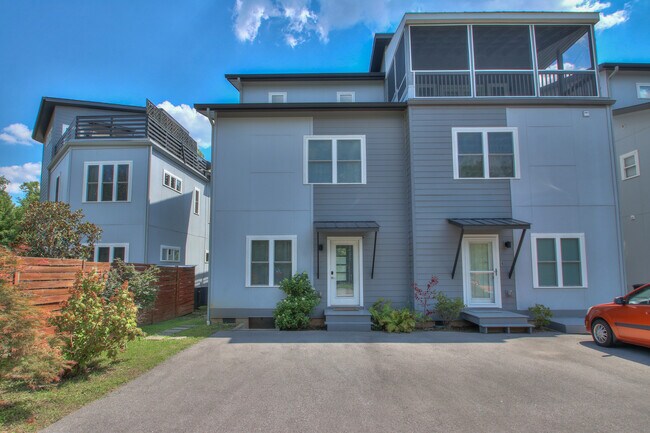 Building Photo - 1617 Straightway Ave