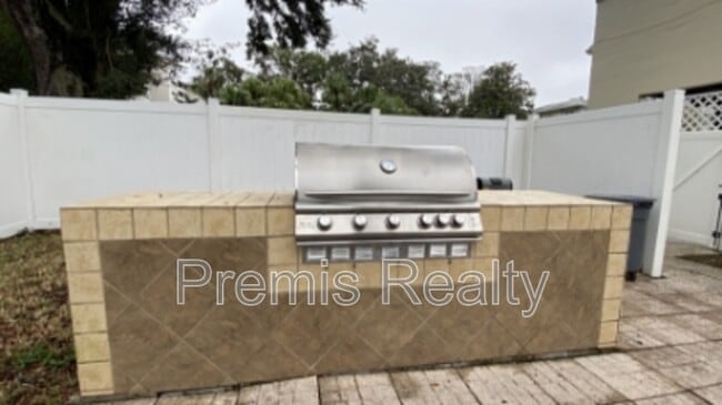 Building Photo - 1235 S Highland Ave