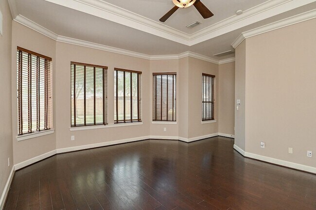 Building Photo - 24618 Fremont Manor Ln
