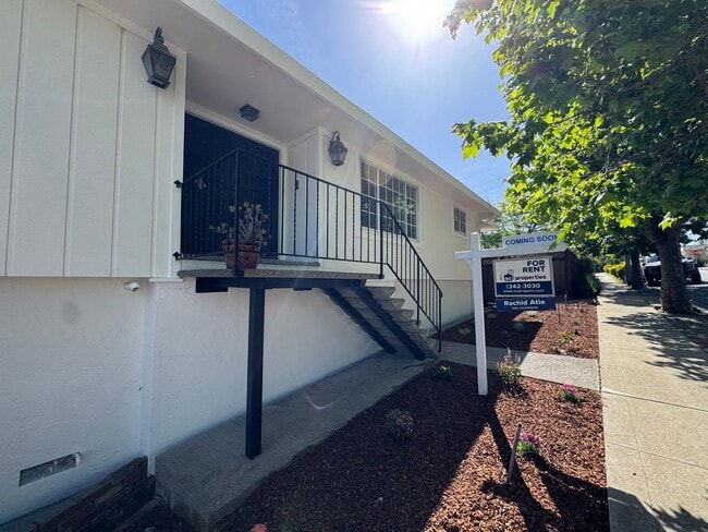 Building Photo - Open House Sunday 4/19 11 am - 12 pm:  Beautifully Updated Corner-Lot Home in Millbrae – Spacious...