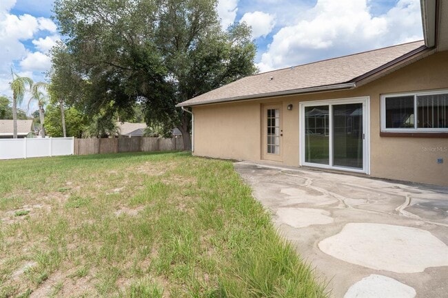 Building Photo - 10435 Crestfield Dr