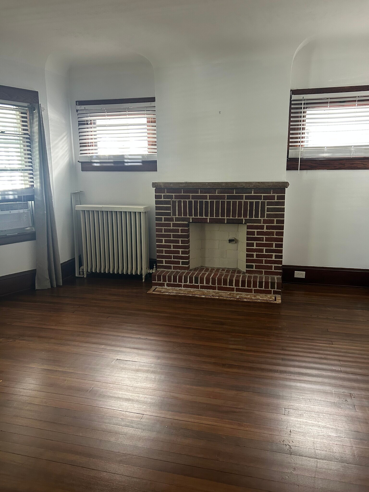Building Photo - 1567 Wagar Ave