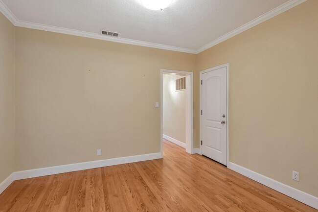 Building Photo - 312 23rd Ave