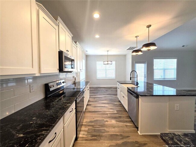 Building Photo - 644 Amusement Dr