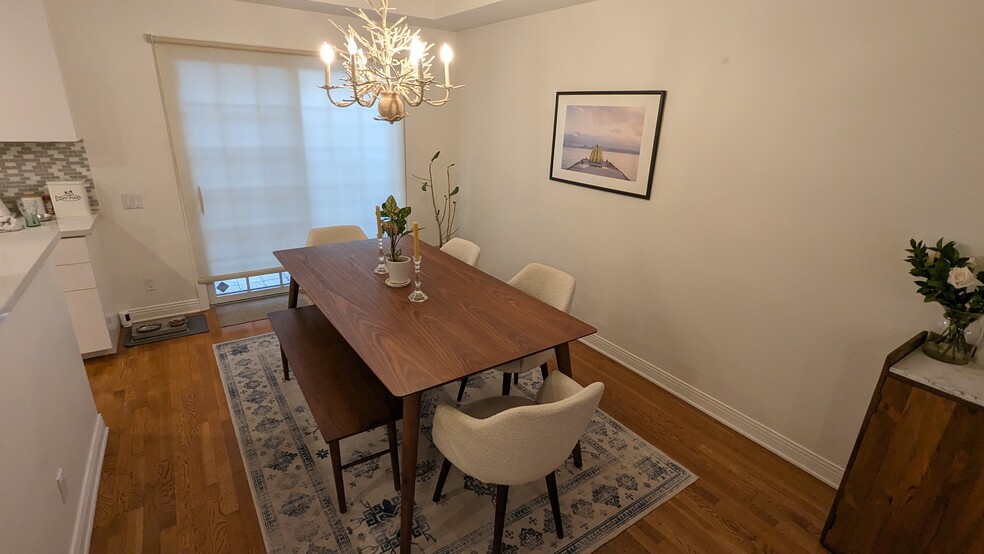 Dining Area - 1144 Yale St