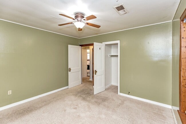 Building Photo - Cozy 2-Bedroom Home in Pascagoula
