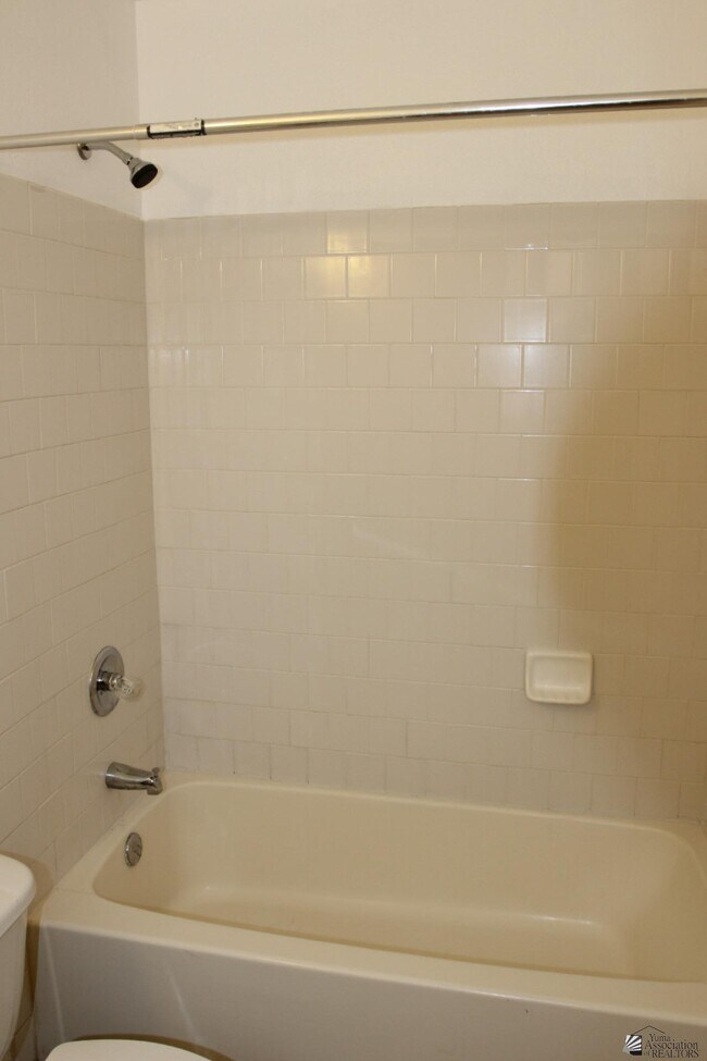 Building Photo - 2090 S 44th Dr